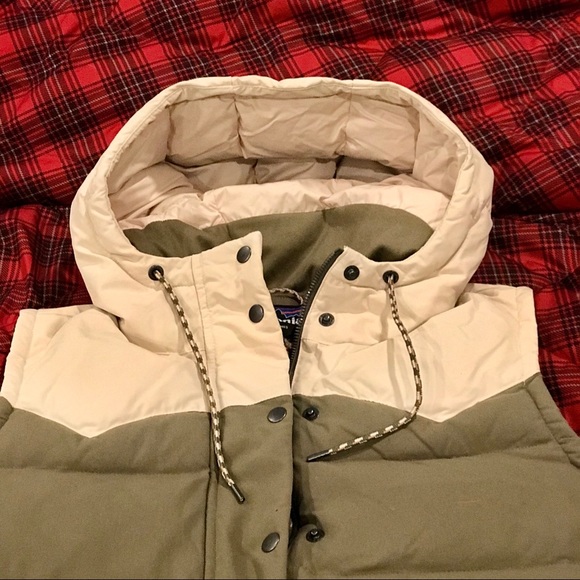 Patagonia Jackets & Blazers - PATAGONIA BIVY HOODED VEST FOR WOMEN